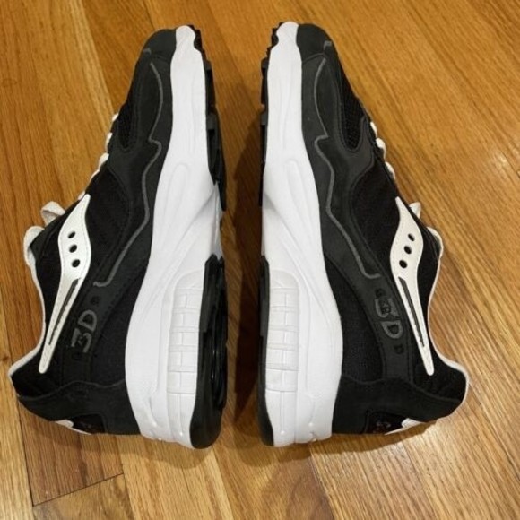 Saucony 3D GRID Hurricane Mens Sneakers Shoes Size 10 Black White EXCELLENT main image 8